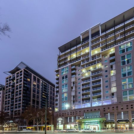 Oaks Adelaide Embassy Suites Exteriör bild