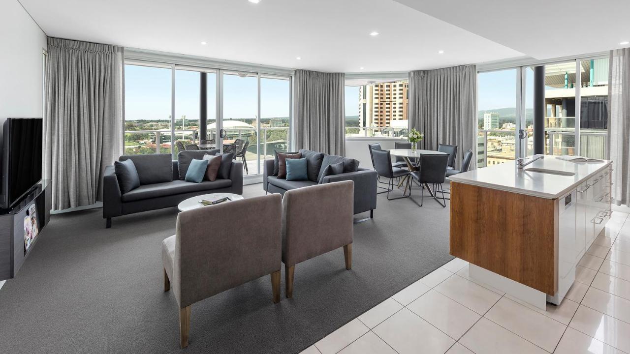 Oaks Adelaide Embassy Suites Exteriör bild