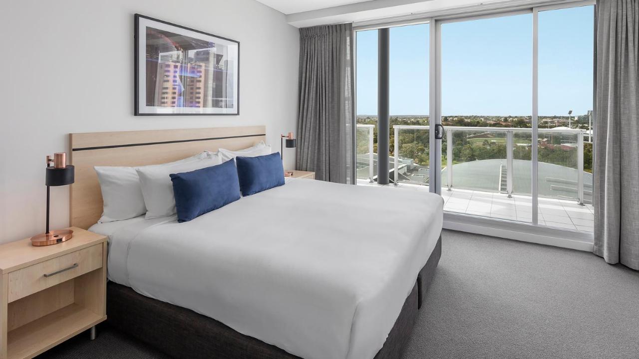 Oaks Adelaide Embassy Suites Exteriör bild