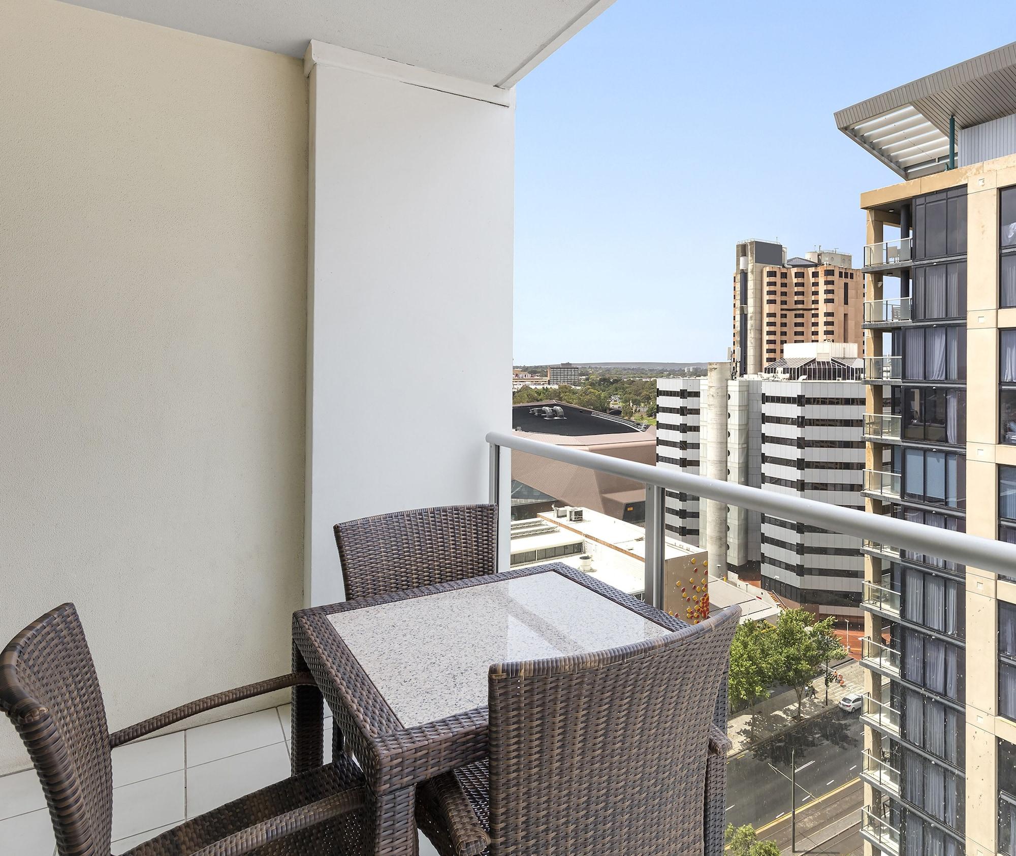 Oaks Adelaide Embassy Suites Exteriör bild