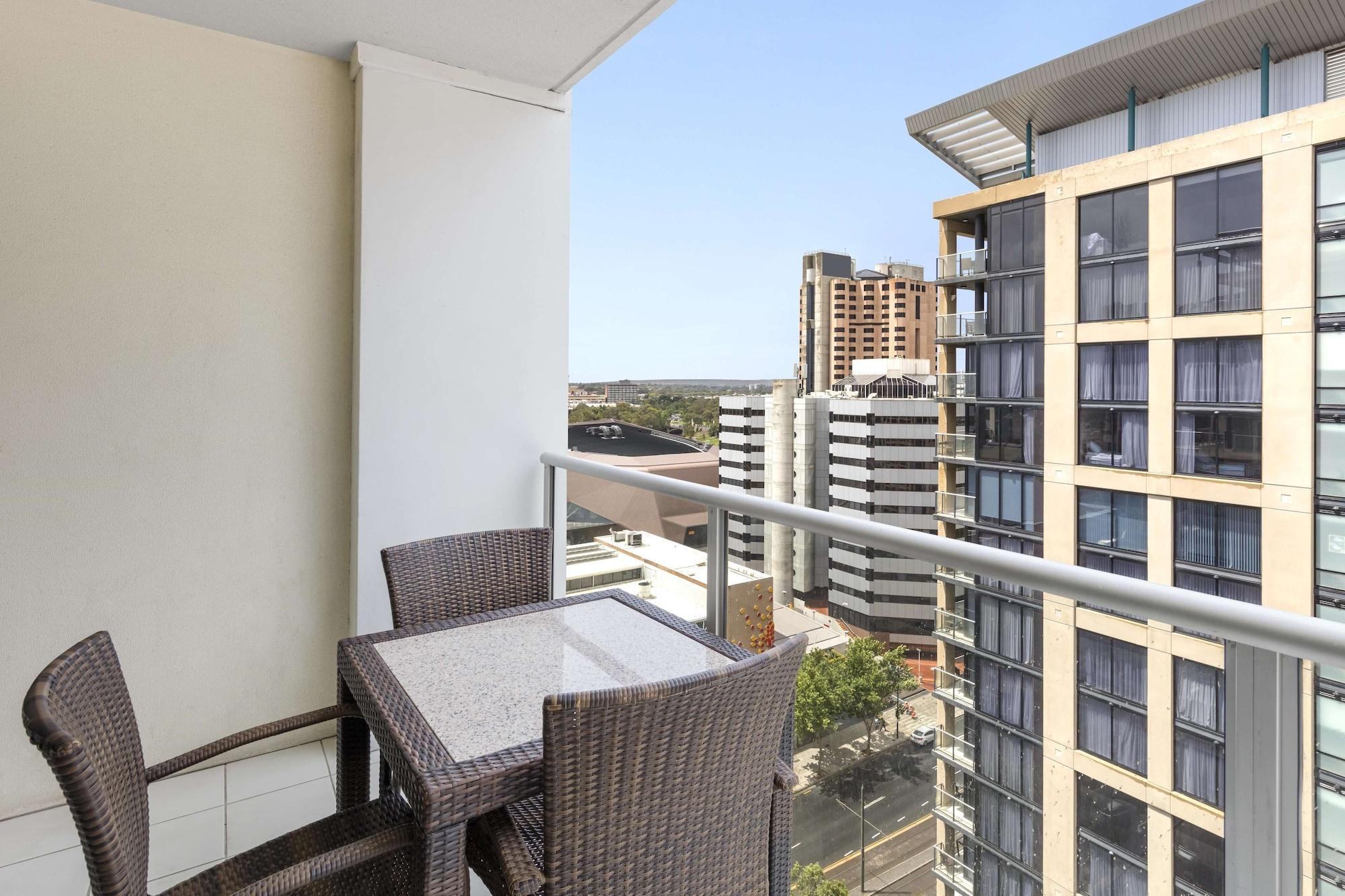 Oaks Adelaide Embassy Suites Exteriör bild