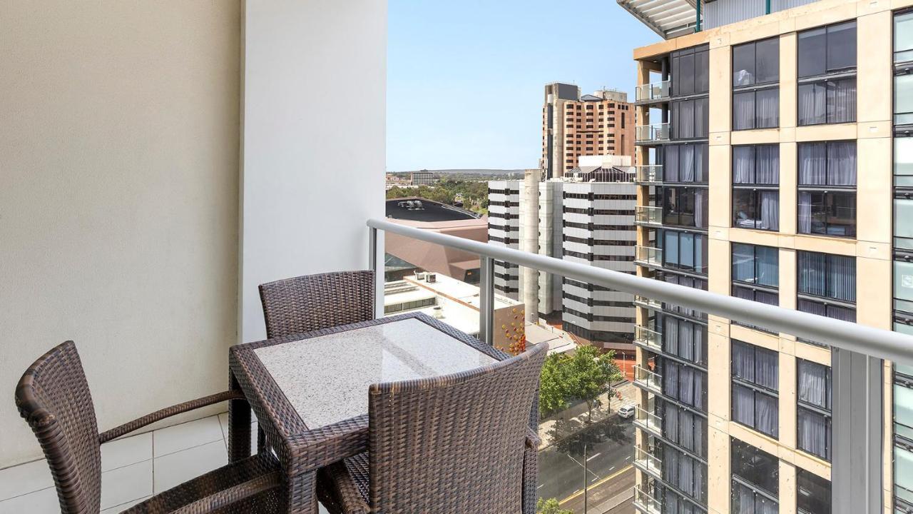 Oaks Adelaide Embassy Suites Exteriör bild